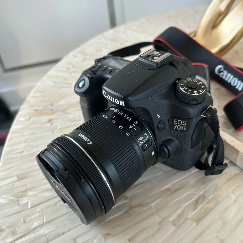 Canon 70D SLR